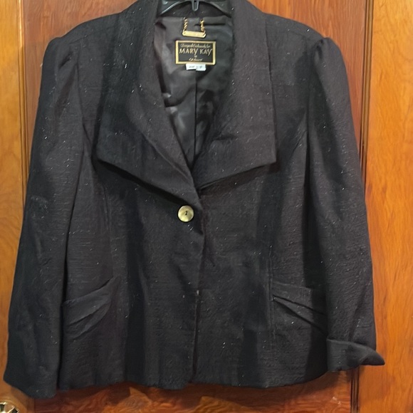 Mary Kay 3pc Suit - Picture 2 of 15